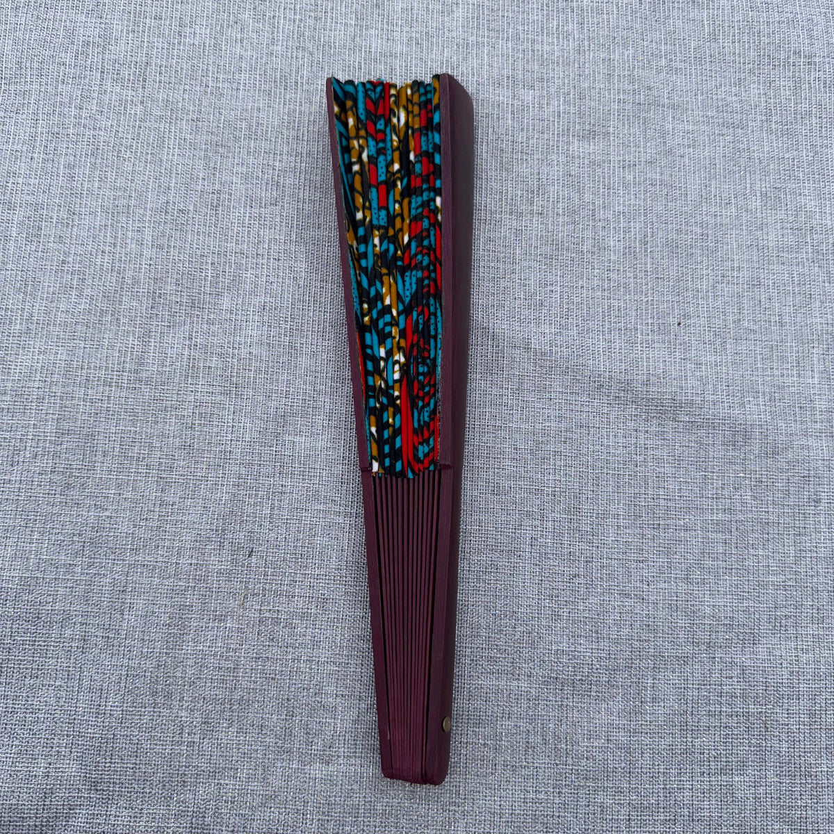 Éventail en wax & bois
