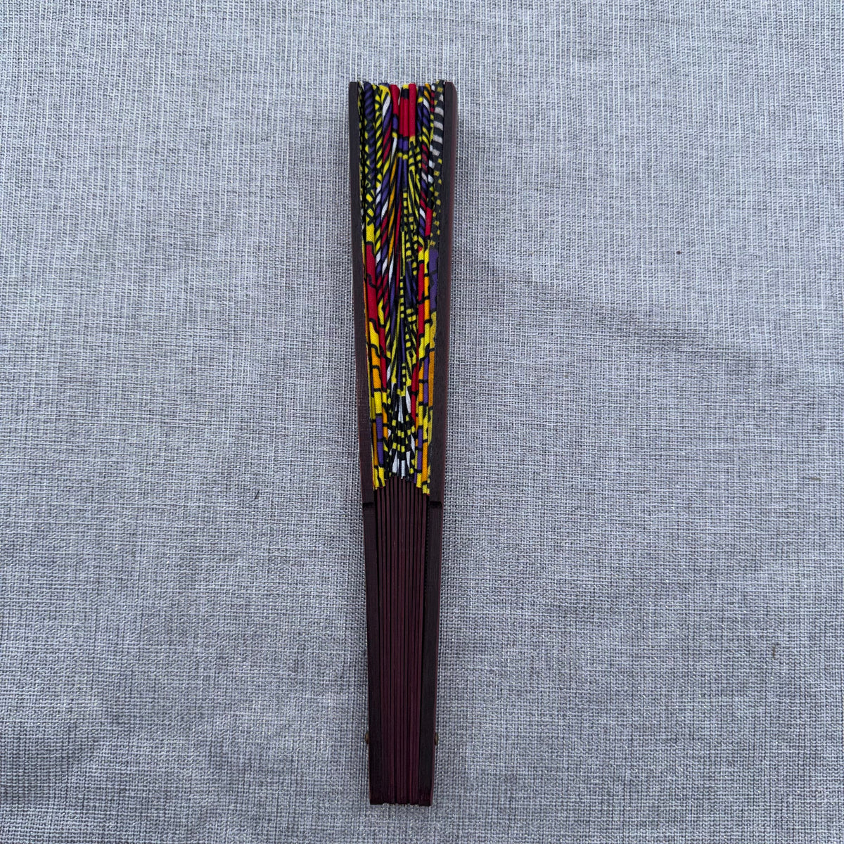 Éventail en wax & bois