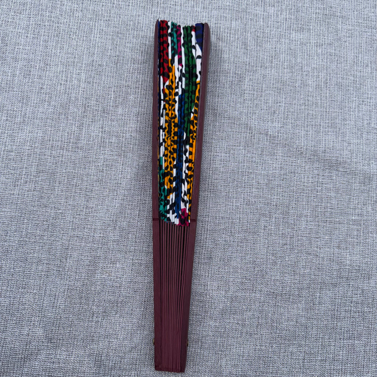 Éventail en wax & bois