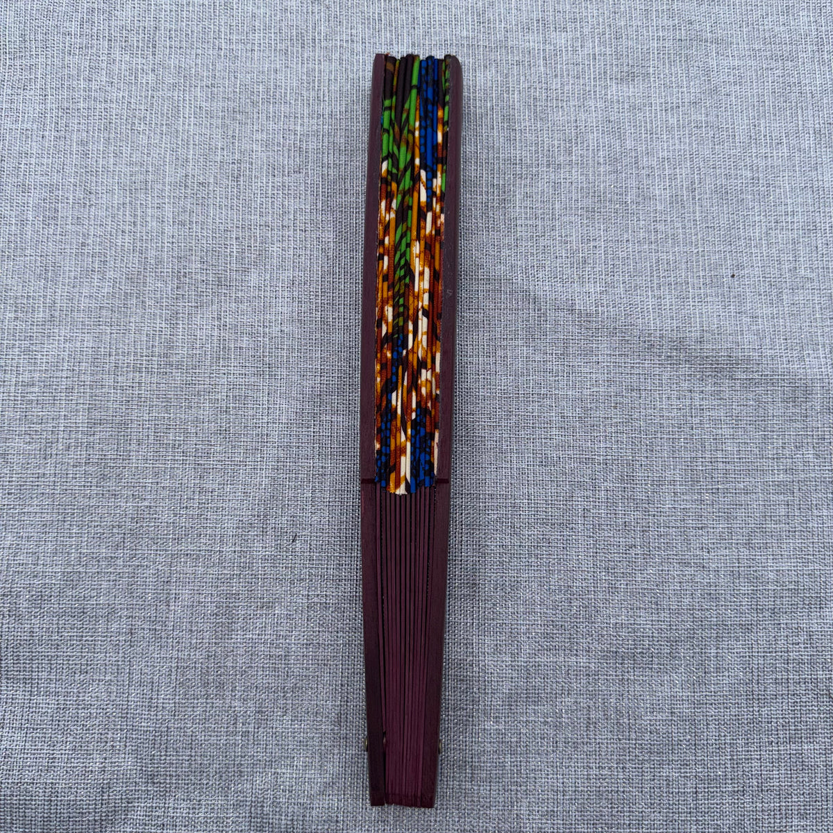 Éventail en wax & bois